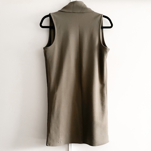 LONGLINE Crepe Vest - Picture 5 of 8